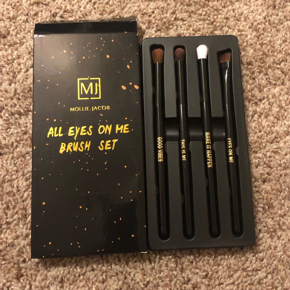 Mollie Jacob ‘All Eyes on Me’ 4 Piece Brush Set